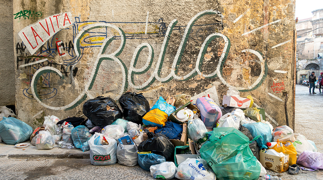 Η οικομαφία και η μόνιμη κρίση των αποβλήτων στην Ιταλία