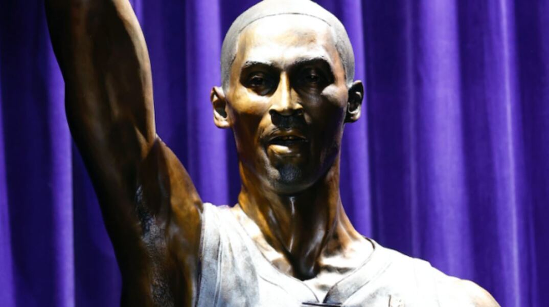 Κόμπι Μπράιαντ: Αποκαλυπτήρια για το άγαλμα στο γήπεδο των Λέικερς