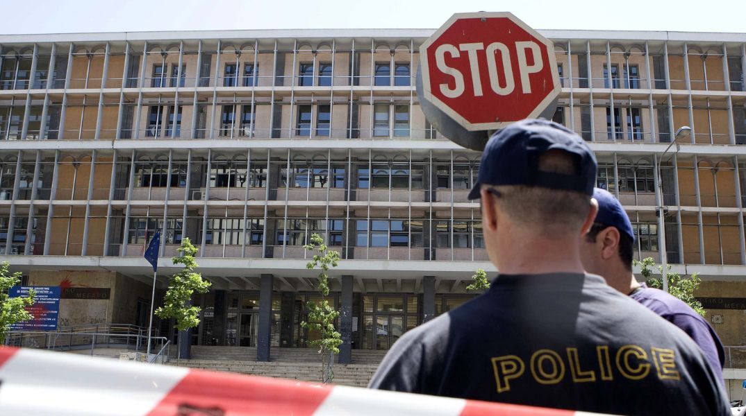 Θεσσαλονίκη: Συνελήφθη ο φίλος του τράπερ για την επίθεση εναντίον του 23χρονου φοιτητή - Προσήλθε αυτοβούλως στα δικαστήρια.