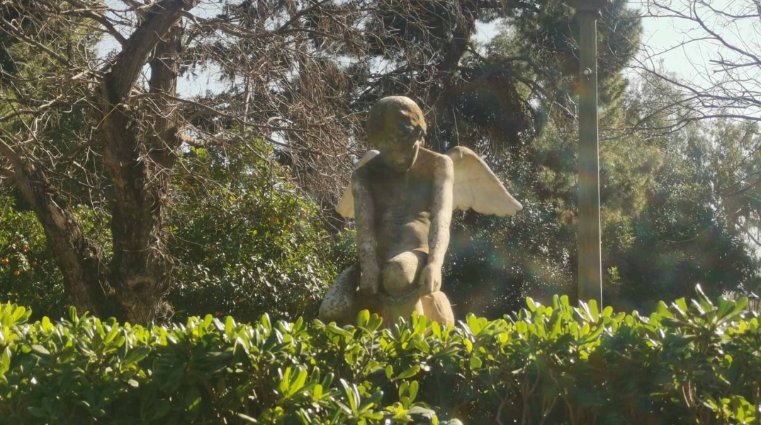 Ένας αλλιώτικος έρωτας στο κέντρο της Αθήνας 