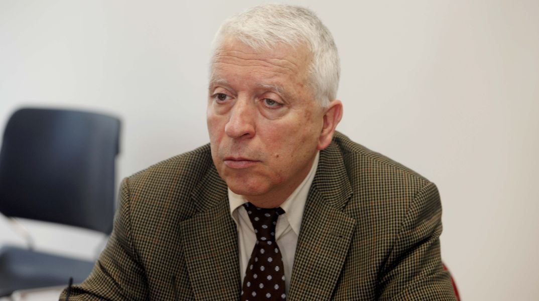 Ομοφοβική επίθεση εξαπέλυσε ο περιφερειάρχης Βορείου Αιγαίου Κώστας Μουτζούρης εναντίον του Στέφανου Κασσελάκη.