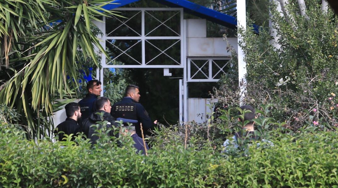 Νεκρός ο δράστης των πυροβολισμών στη ναυτιλιακή στη Γλυφάδα