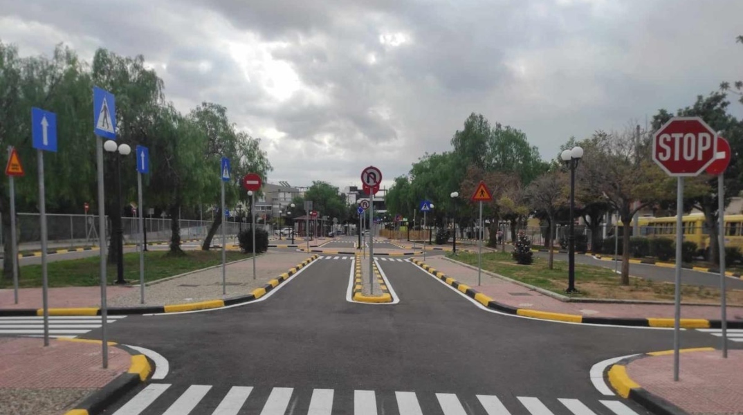 Κυκλοφοριακή αγωγή στο ανακαινισμένο πάρκο του Αλίμου