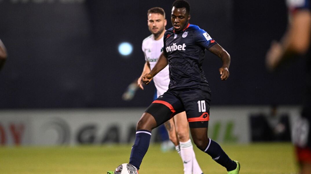 O Ανδρέας Τεττέι