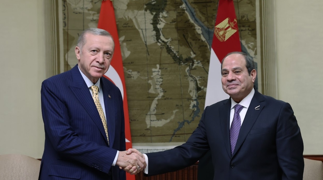 Ερντογάν: Στην Αίγυπτο ο Τούρκος πρόεδρος συναντήθηκε με τον Αλ Σίσι 