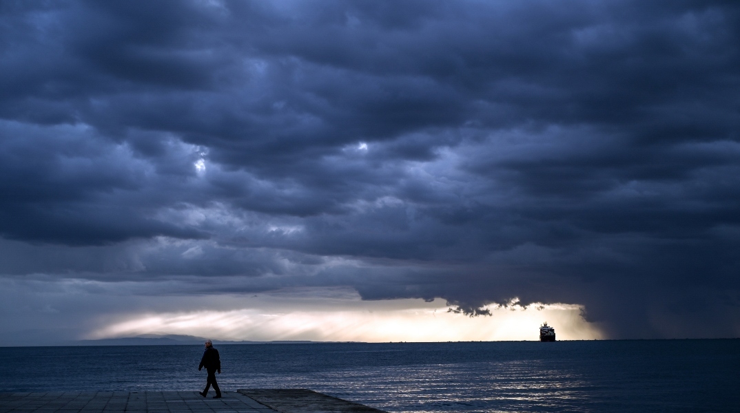 Καιρός αύριο: Βροχές σε πολλές περιοχές την Πέμπτη