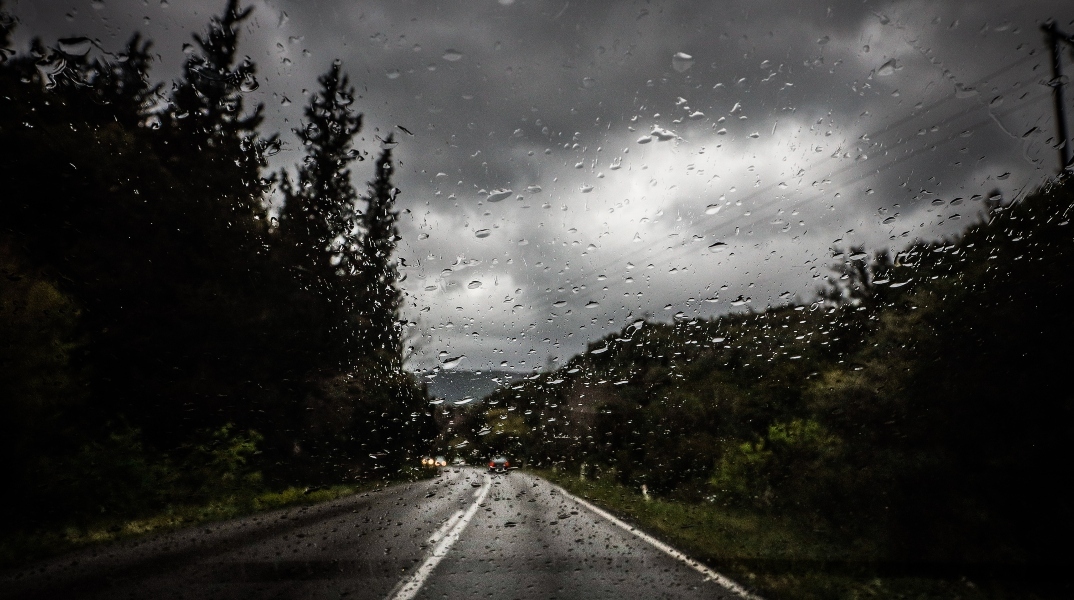 Καιρός σήμερα: Βροχές σε πολλές περιοχές