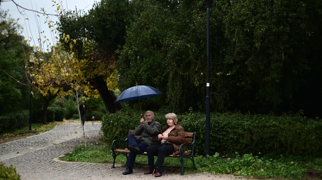 Καιρός σήμερα: Βροχερός ο καιρός την Παρασκευή