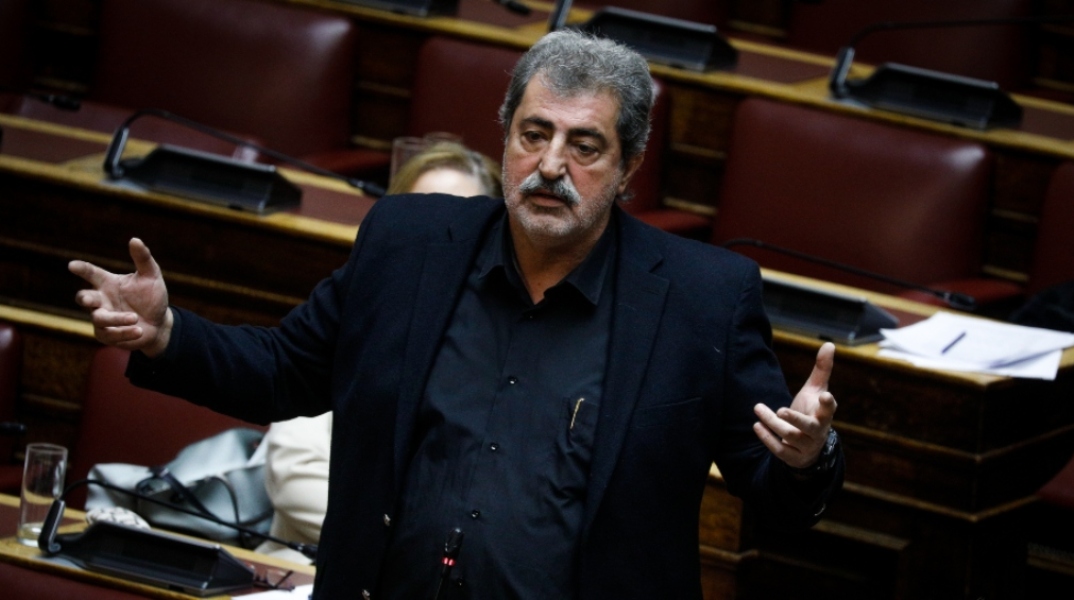 Απείχε ο Πολάκης από την ψηφοφορία για το νομοσχέδιο ομόφυλων ζευγαριών