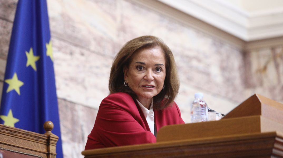 Ντόρα Μπακογιάννη: Η βουλευτής της ΝΔ σχολίασε τη στάση του ΚΚΕ στο νομοσχέδιο για τον γάμο των ομόφυλων ζευγαριών.