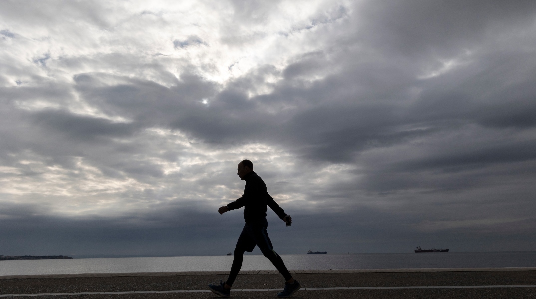 Καιρός αύριο: Άστατος με τοπικές βροχές