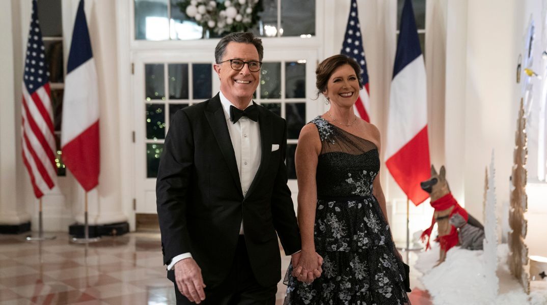 Στίβεν Κολμπέρ: Βιβλίο μαγειρικής έγραψε ο Αμερικανός τηλεπαρουσιαστής - Με πάνω από 100 συνταγές της Νότιας Καρολίνας. 