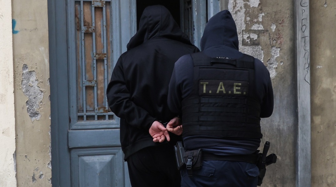 O 39χρονος φέρεται να ομολόγησε τη γυναικοκτονία της 29χρονης συντρόφου του στο Ηράκλειο της Κρήτης