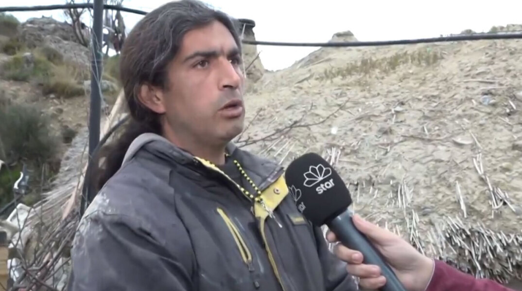 Ο 45χρονος πατέρας της οικογένειας παλαιοχριστιανών που ζουν στην Κορινθία σε λαγούμι 30 μέτρων