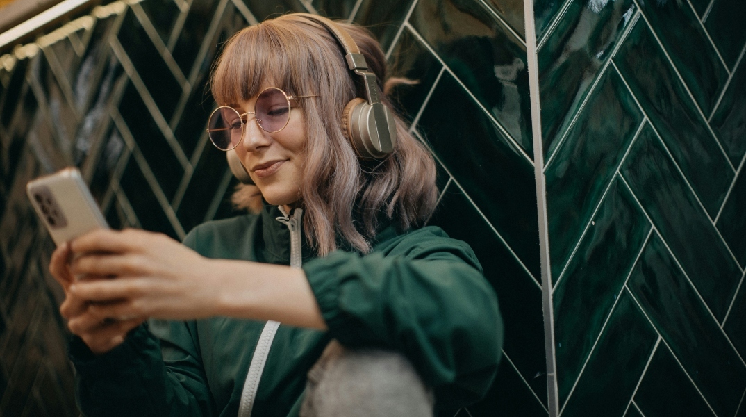 Εφαρμογές αναγνώρισης μουσικής: Τα τεχνολογικά εργαλεία που εντοπίζουν τραγούδια ακόμα και αν δεν ξέρετε τον καλλιτέχνη ή τον τίτλο