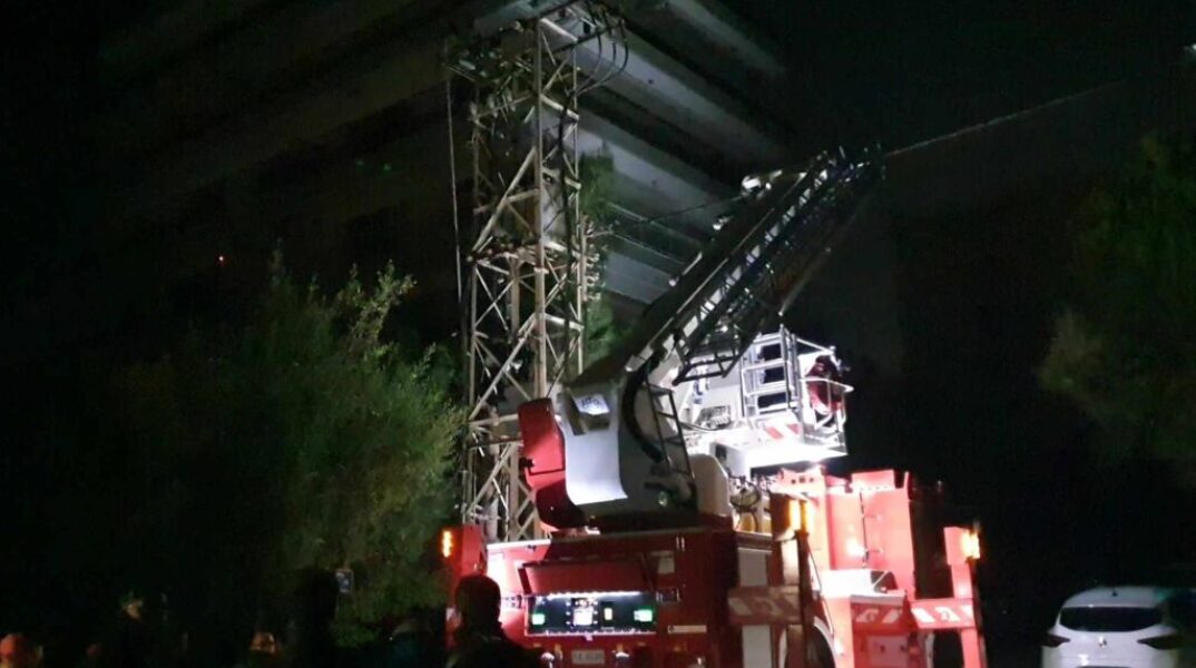 Παλαιό Φάληρο: Νεκρός πάνω σε στύλο υψηλής τάσης