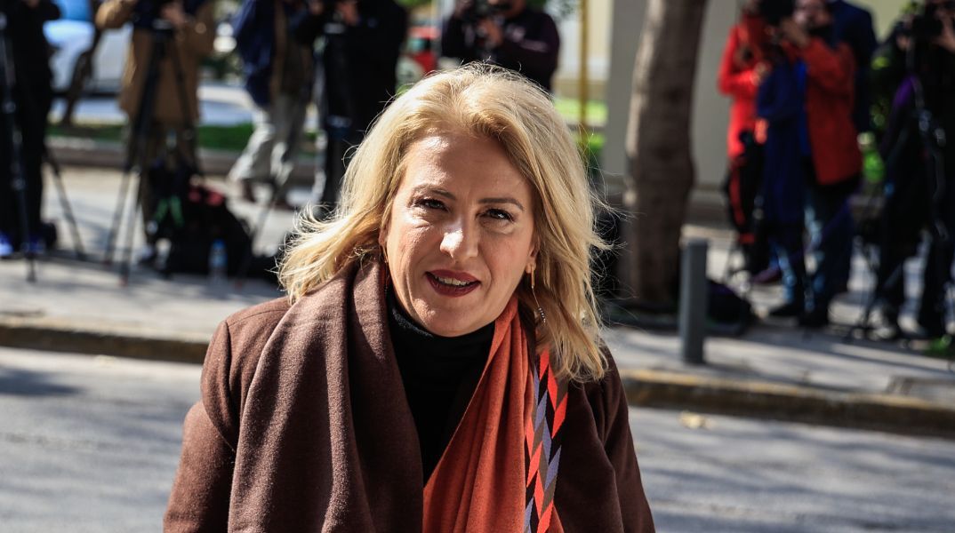 Δίκη για το Μάτι: Ο εισαγγελέας ζήτησε την απαλλαγή της Ρένας Δούρου - Πώς τοποθετήθηκε επί του κατηγορητηρίου.