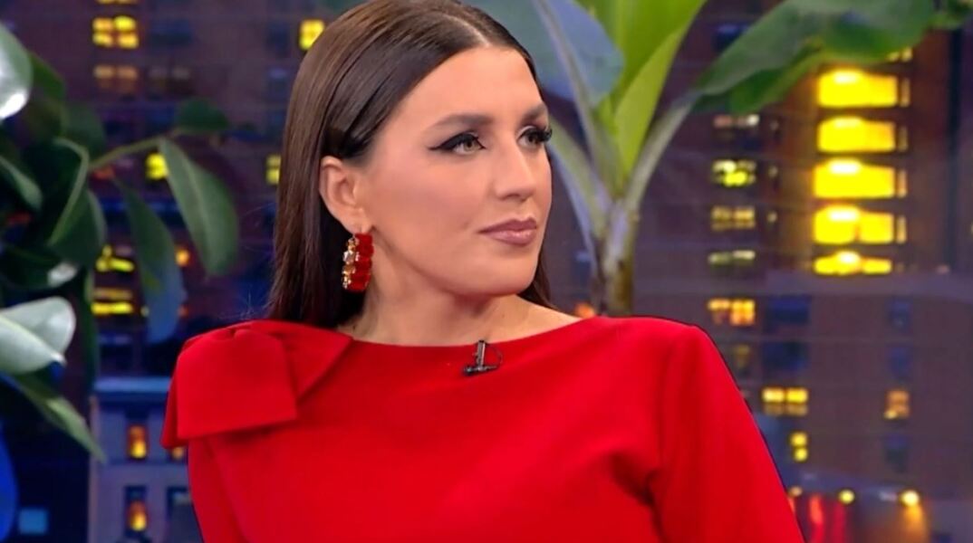 Ιουλία Καλλιμάνη για το πανέρι που της πέταξαν στο πρόσωπο: «Φοβήθηκα αλλά δεν το έκαναν επίτηδες»