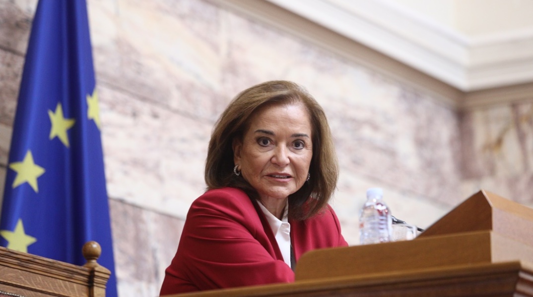 Η βουλεύτρια και πρώην υπουργός της ΝΔ, Ντόρα Μπακογιάννη, στη Βουλή