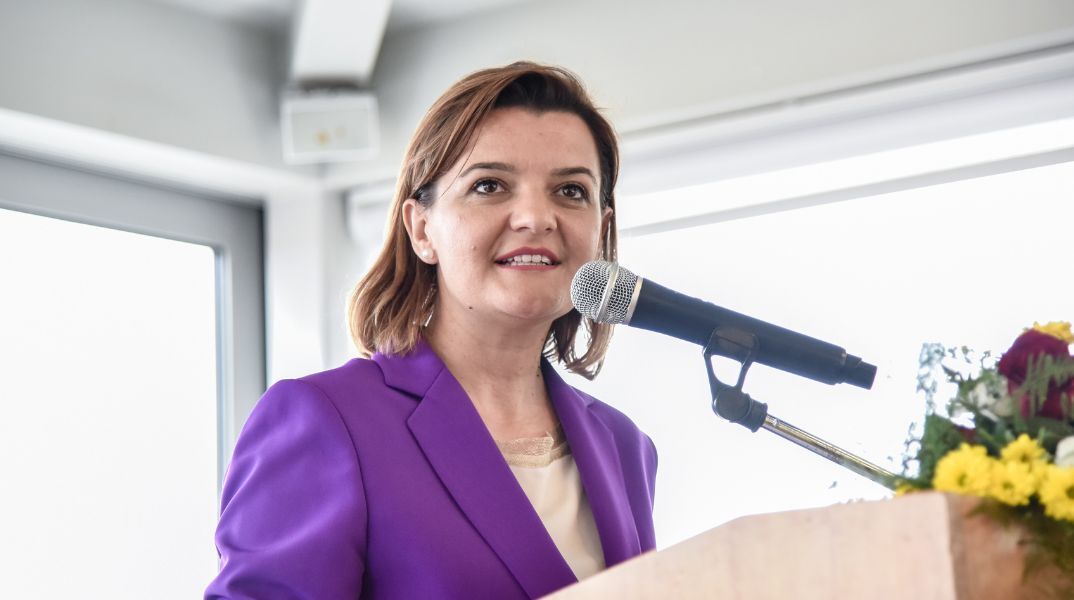 Ιωάννινα: Επίθεση αγνώστων στο γραφείο της υφυπουργού Μαρίας Κεφάλα, την ώρα της απεργιακής κινητοποίησης.