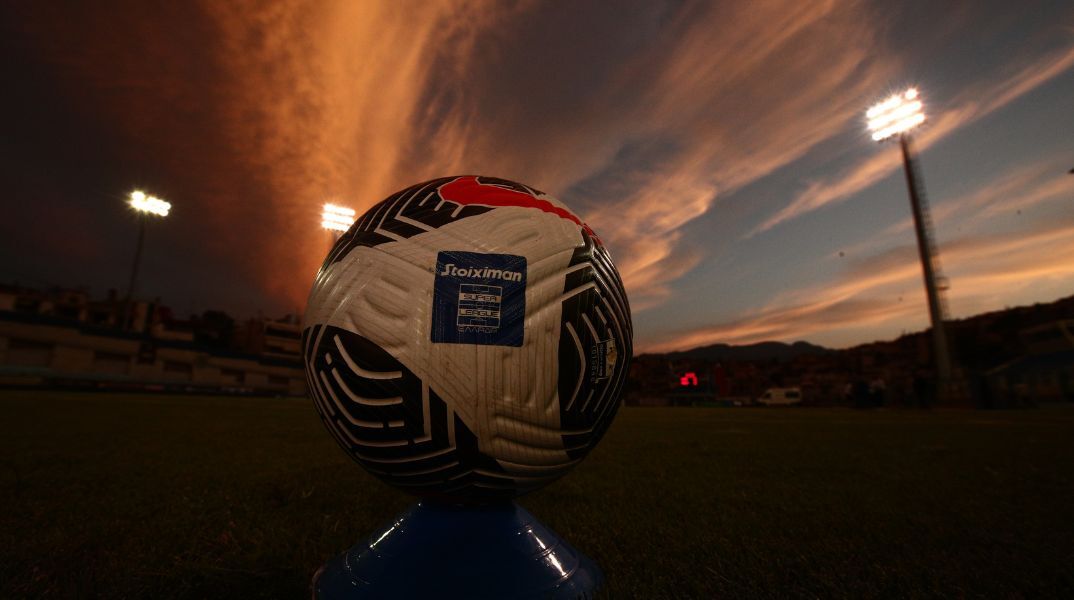 Τέμπη: Ενός λεπτού σιγή στους ποδοσφαιρικούς αγώνες της Super League - Στη μνήμη των θυμάτων του πολύνεκρου δυστυχήματος.