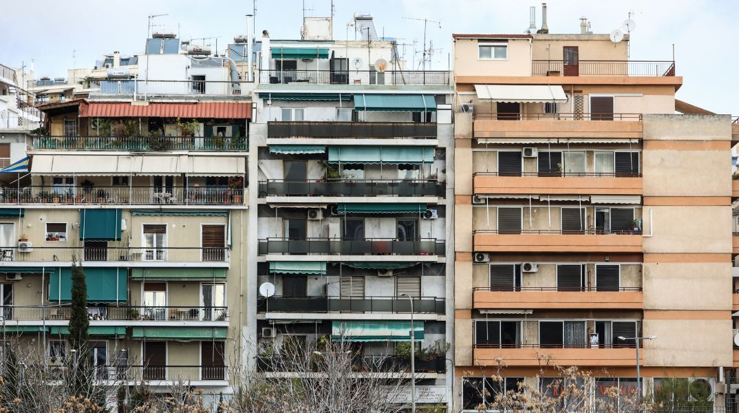 Αρχίζει άμεσα το πρόγραμμα «Ανακαινίζω - Νοικιάζω» για 12.500 κατοικίες - Οι ανακοινώσεις της Σοφίας Ζαχαράκη από το βήμα της Βουλής. 