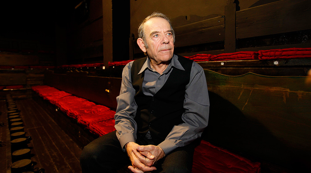 Ηλίας Λογοθέτης, ένας επίμονος αναγνώστης