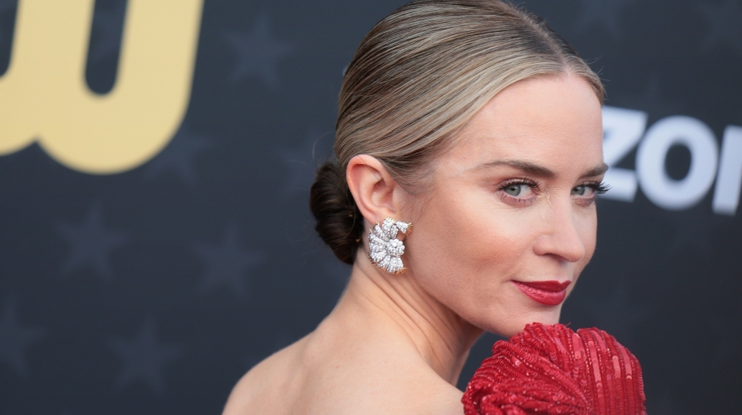 Έμιλι Μπλαντ: Σε συζητήσεις για τη νέα ταινία «The Smashing Machine» με τον «The Rock»