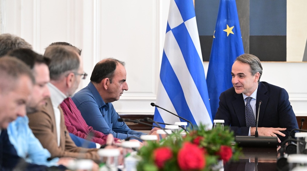 Ο Κυριάκος Μητσοτάκης σε συνάντηση με αγρότες