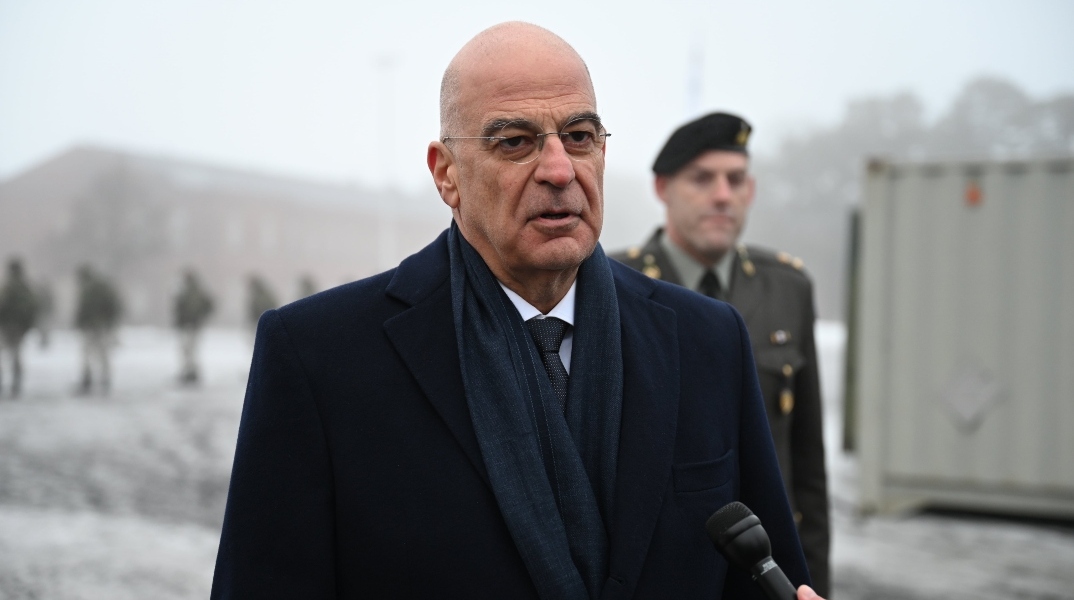 Δένδιας στο Reuters: «Πρέπει να μπορούμε να υπερασπιστούμε τους εαυτούς μας» 