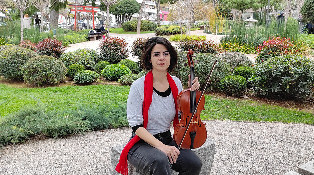 «Μια Γέφυρα Μουσικής Πάνω από τη Συγγρού, vol.9»: Η μουσικός Ελευθερία Τόγια μιλάει για τη συμμετοχή της στην εκδήλωση