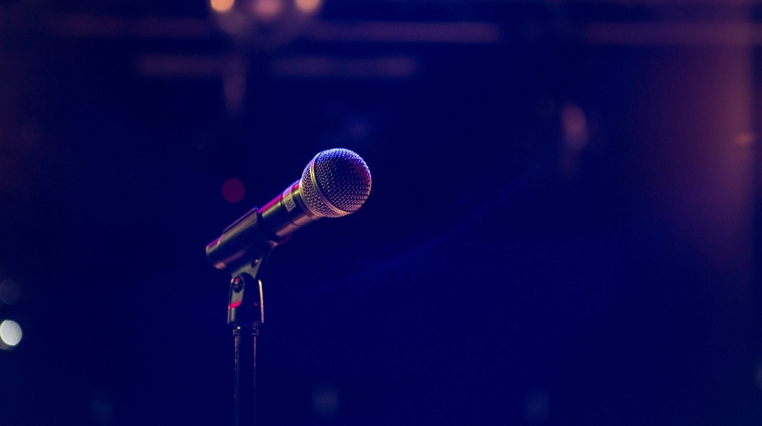 Η ελληνική μουσική είναι τοσο χάλια που μόνο με το ζόρι την ακούς