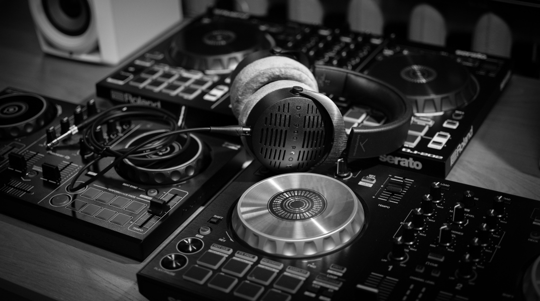 Ο Προκόπης Δούκας σχολιάζει το νομοσχέδιο του Υπουργείου Πολιτισμού για τα ελληνικά τραγούδια