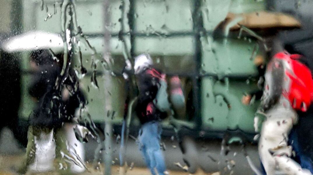 Απεγκλωβισμοί και αντλήσεις υδάτων στην Πιερία από την κακοκαιρία