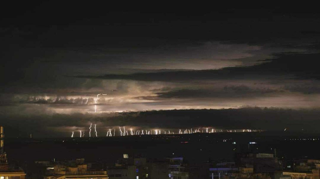 Κεραυνοί πάνω από την Πιερία