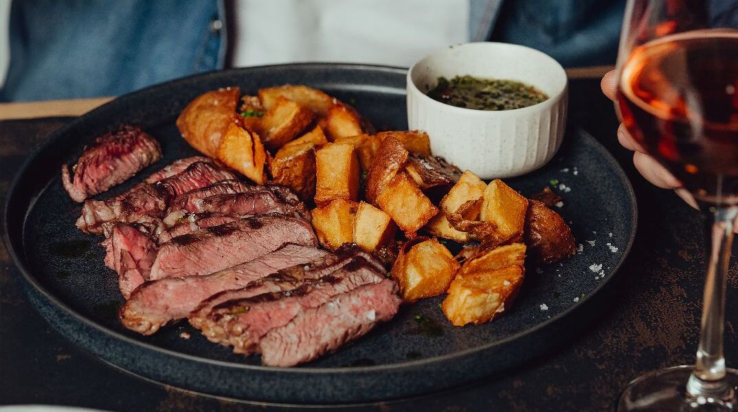 Vélo: το νέο all day στέκι της Γλυφάδας