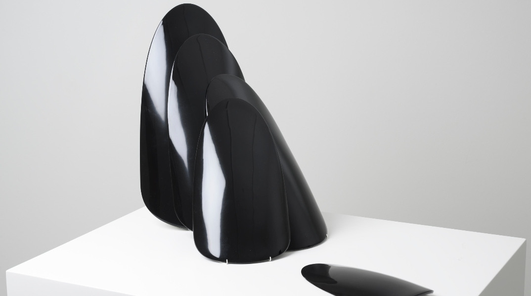 Martin Margiela, Black nails model, 2021