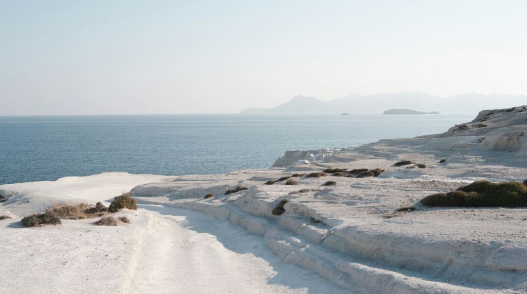 Η Μήλος πρώτη στις επιλογές του Conde Nast Traveler για το 2024