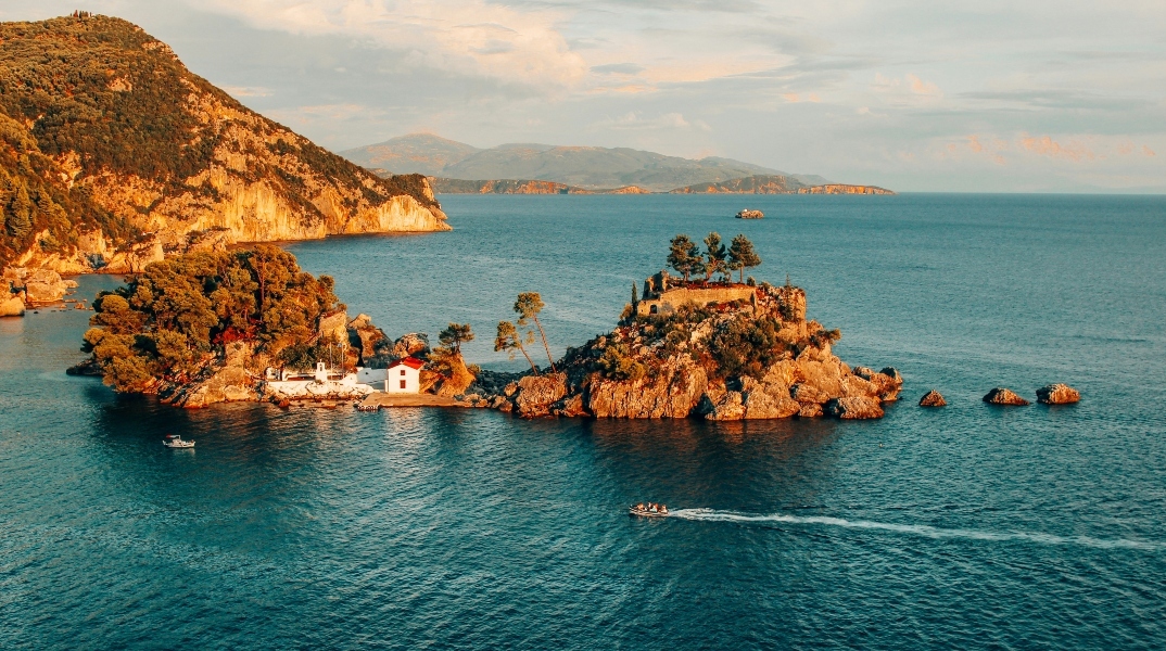 Το islandhopping στα ελληνικά νησιά έχει τη γοητεία του