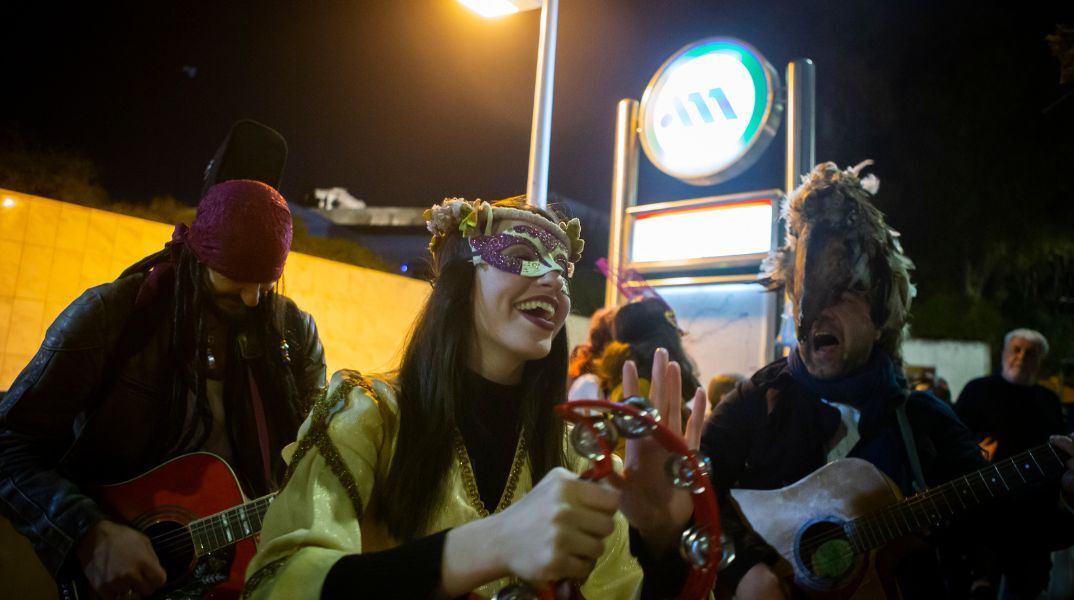 Απόκριες στην Αθήνα: Αναλυτικά το πρόγραμμα των εκδηλώσεων στις γειτονιές της πόλης έως την Κυριακή 10 Μαρτίου.