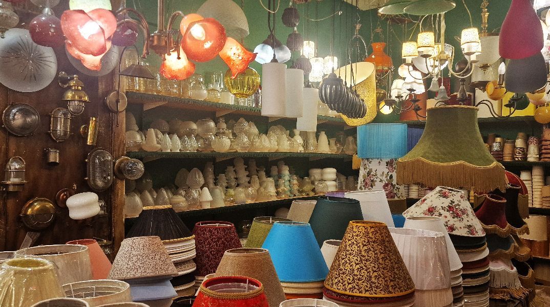 Πού θα βρεις τα πιο φτηνά και σε τεράστια ποικιλία αμπαζούρ