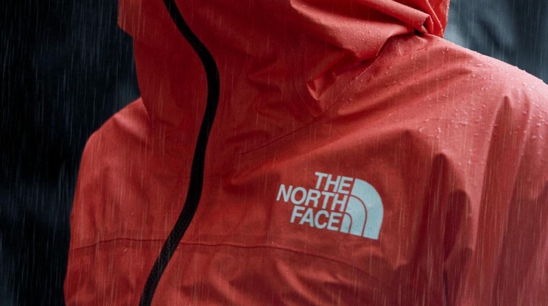 TheNorthFace: Η viral διανομή μπουφάν με ελικόπτερο