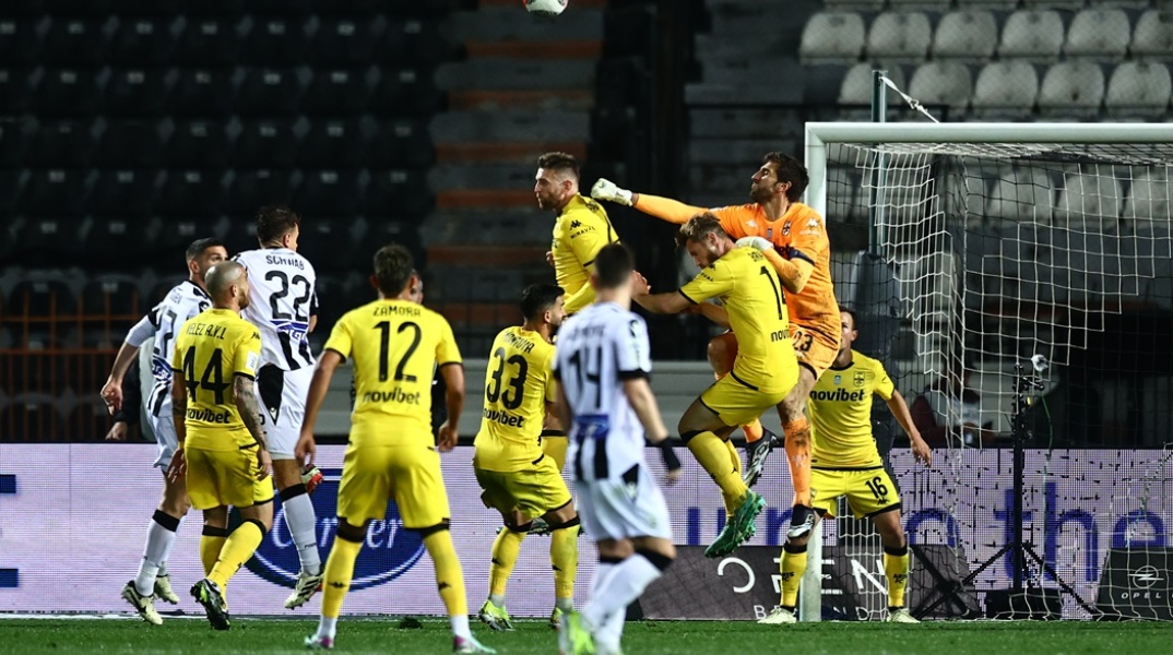 Φάση από τον αγώνα μεταξύ του ΠΑΟΚ και του Άρη στην Τούμπα