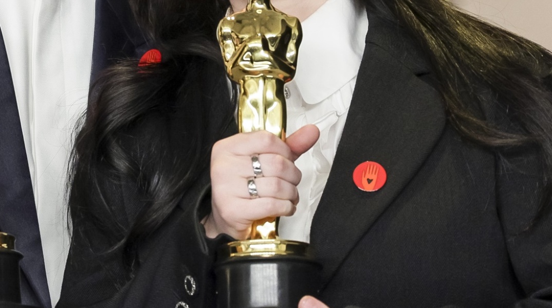 Οι κόκκινες κονκάρδες για την κατάπαυση πυρός στη Γάζα στα Όσκαρ 2024