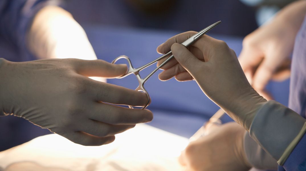 Μυτιλήνη: Χειρουργείο ατόμου ΑμεΑ πραγματοποιήθηκε για πρώτη φορά στο νοσοκομείο - Αποτέλεσμα πολύμηνης προσπάθειας.