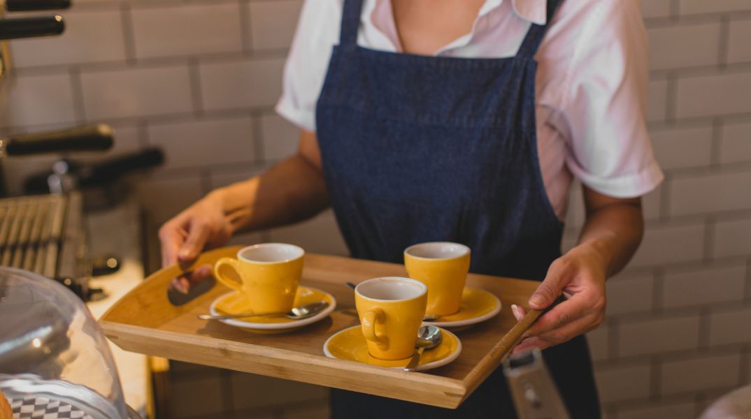 Επιθεώρηση Εργασίας: Σε εμπόριο, ξενοδοχεία και εστίαση, τα περισσότερα καταγγελλόμενα περιστατικά βίας και παρενόχλησης στην εργασία.