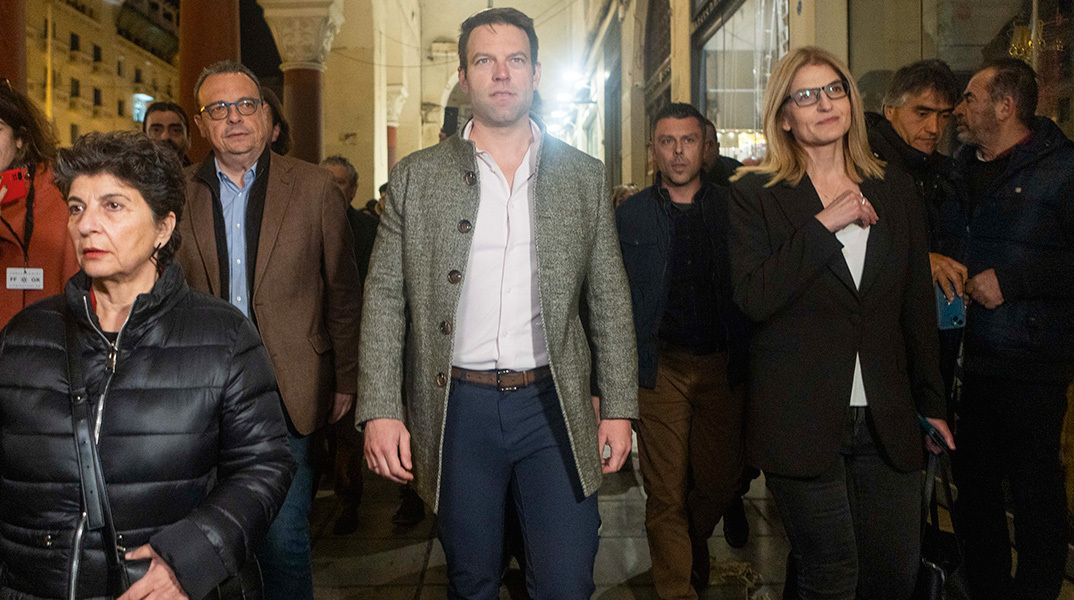 Πρωτοφανές! Οι σύντροφοι καταδικάζουν τη δράση κουκουλοφόρων!