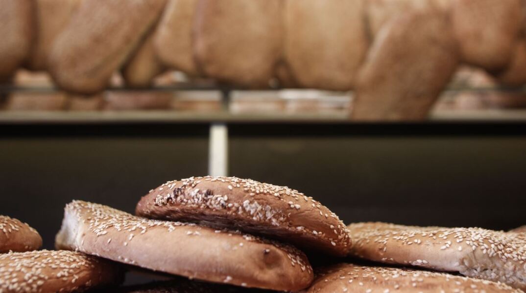 Το έθιμο και η ιστορία πίσω από τη λαγάνα που τρώμε την Καθαρά Δευτέρα