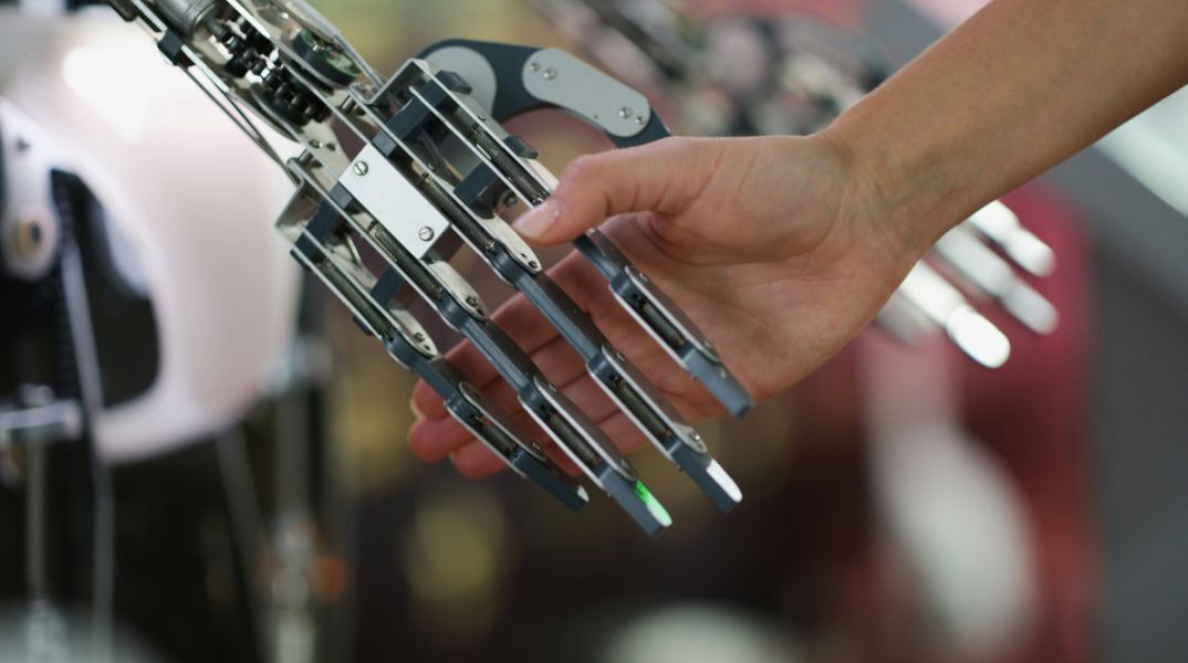 Τεχνητή νοημοσύνη (ΑΙ): Tο ευρωπαϊκό κοινοβούλιο ενέκρινε τον νέο κανονισμό - ορόσημο - Κατοχυρώνει την ασφάλεια των χρηστών.