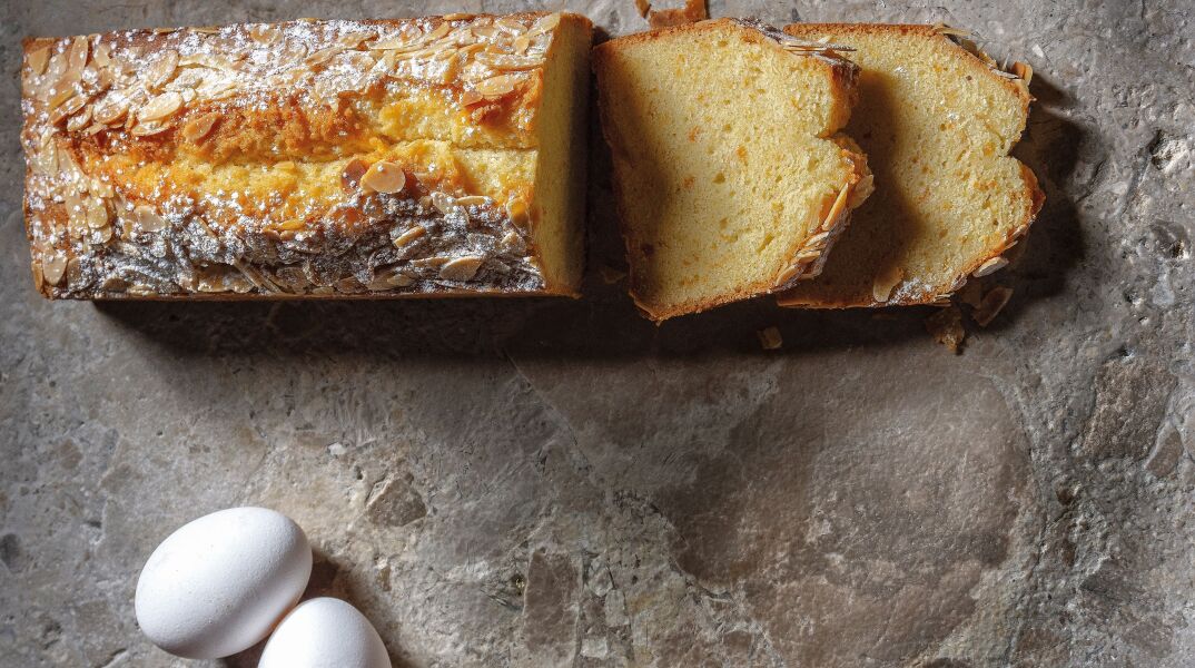 Συνταγή για κέικ με λεμόνι και αμύγδαλο από τον Στέλιο Παρλιάρο